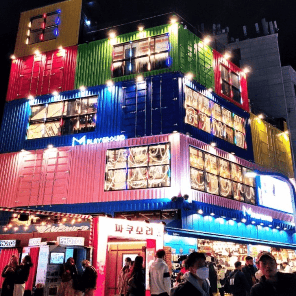 منطقة هونغ داي + ركوب السفينة في نهر هان | Hongdae + Han River Night Cruise - YallaKOREA